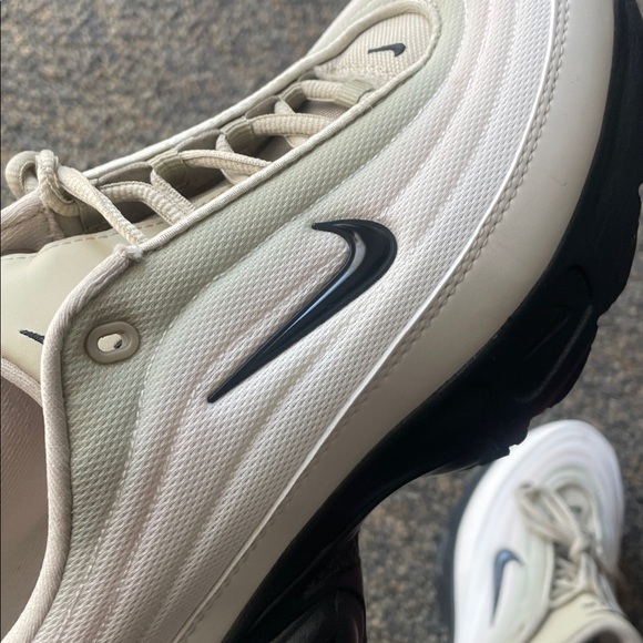 Nike Air Max Portal Sneakers - Picture 8 of 9